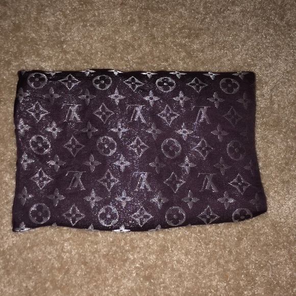 COPY - Louis Vuitton Monogram Shawl - Picture 2 of 7